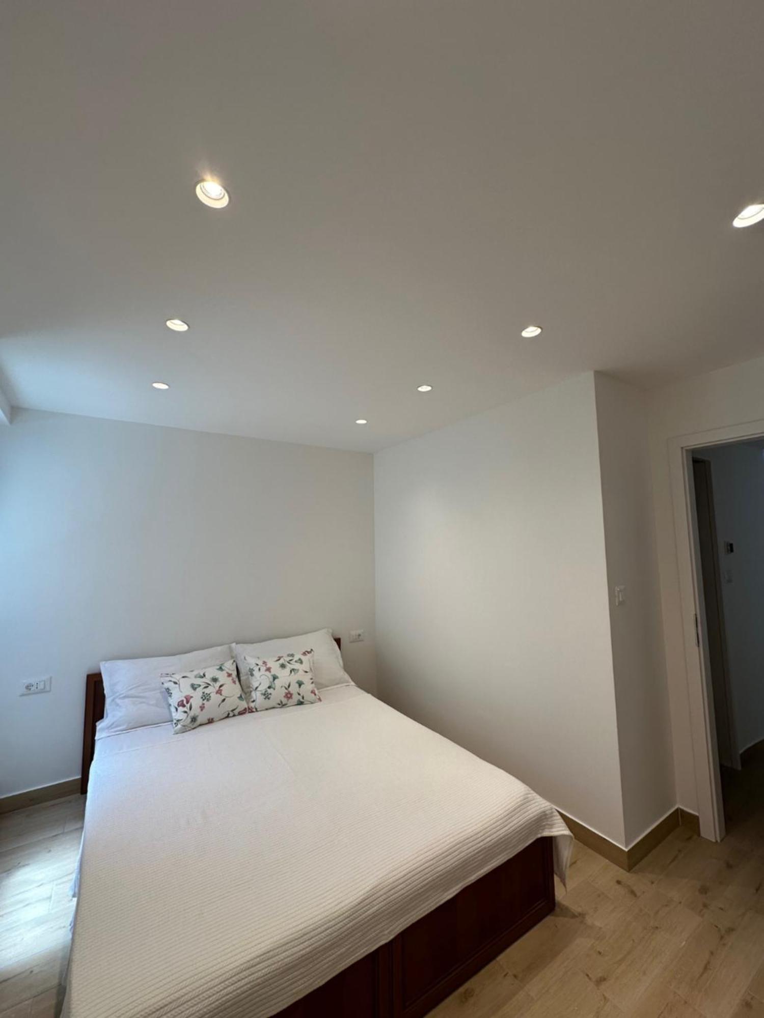 Ivan Apartment *